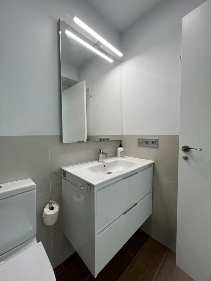 Malagueta 1 Linea De Playa Apartment Malaga Exterior photo